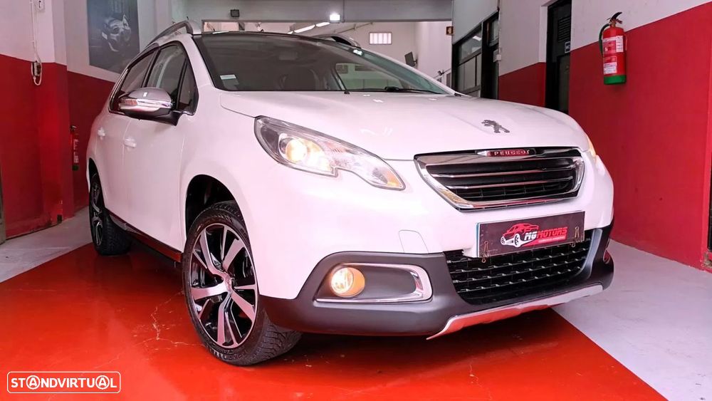 Peugeot 2008 1.2 PureTech Allure - 3