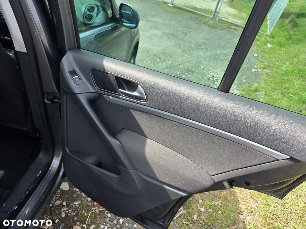 Volkswagen Tiguan - 18