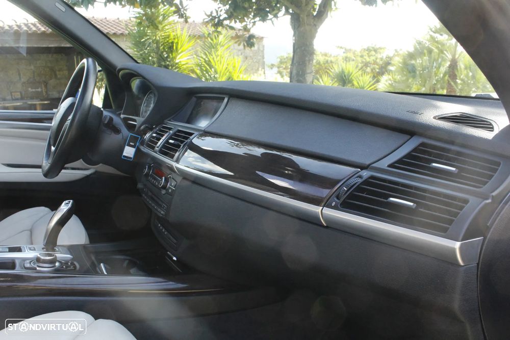 BMW X5 xDrive40d - 29