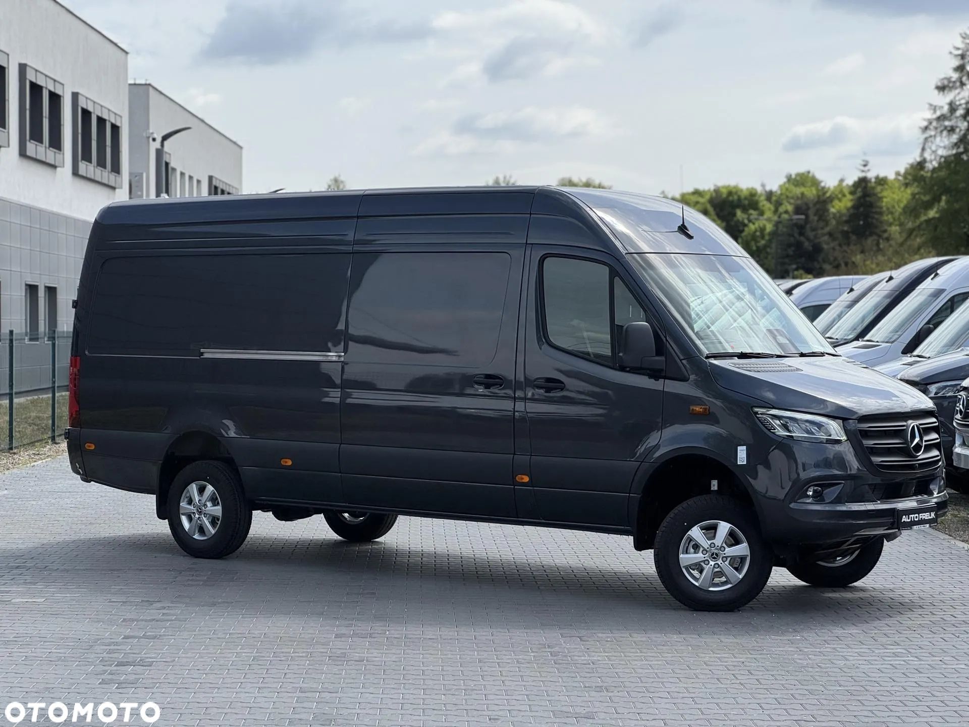 Mercedes-Benz Sprinter - 1