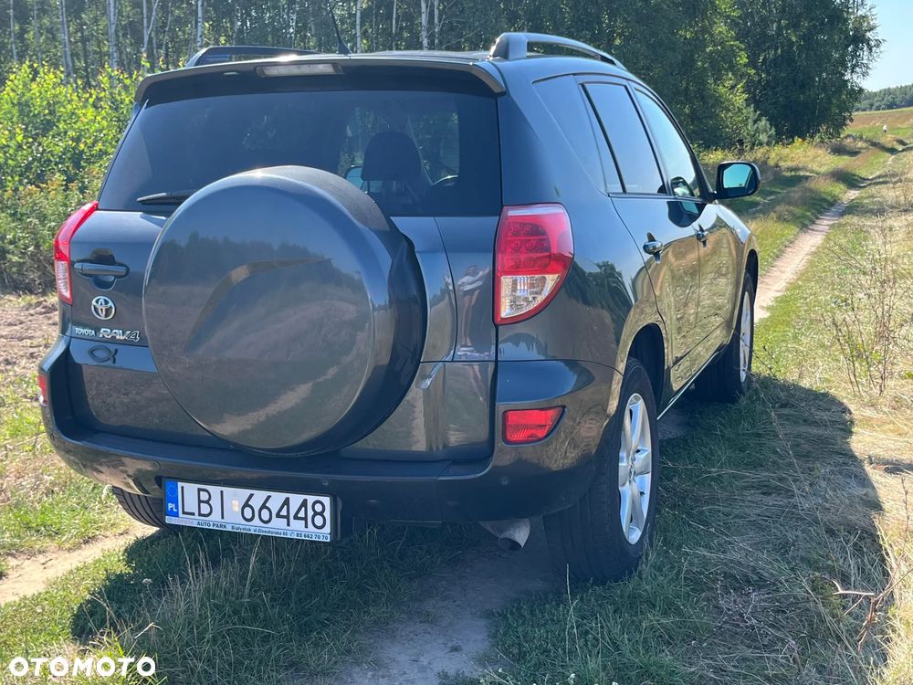 Toyota RAV4 - 10