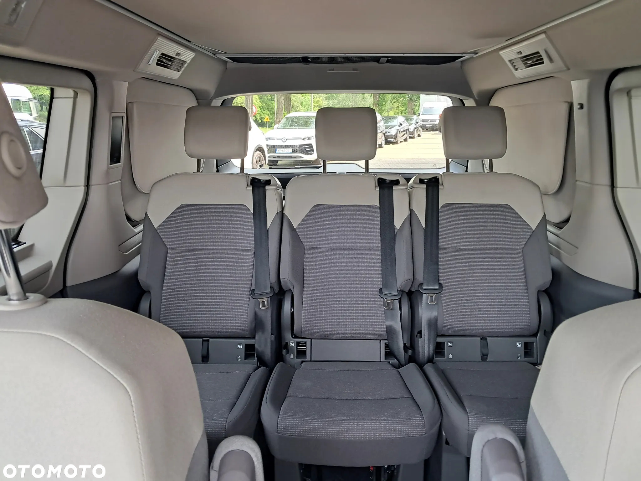 Volkswagen Multivan - 10