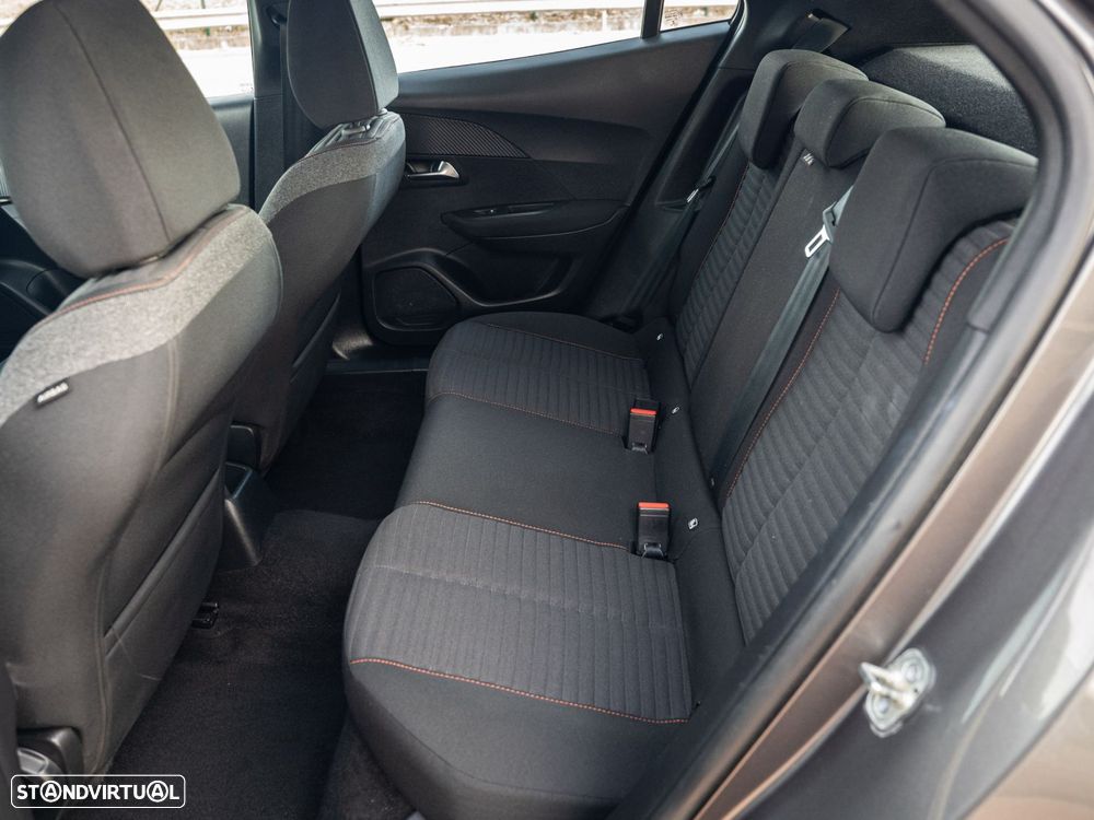 Peugeot 2008 1.2 PureTech Active Pack - 23