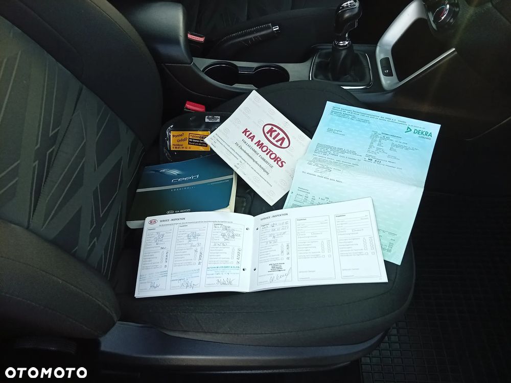 Kia Ceed - 36
