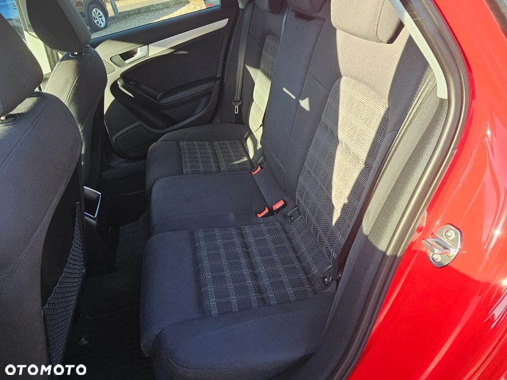 Audi A4 Avant 2.0 TDI DPF quattro Ambiente - 8