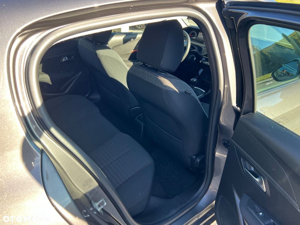 Peugeot 208 Benzin 100 Business - 29