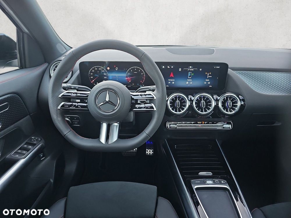 Mercedes-Benz GLA - 14