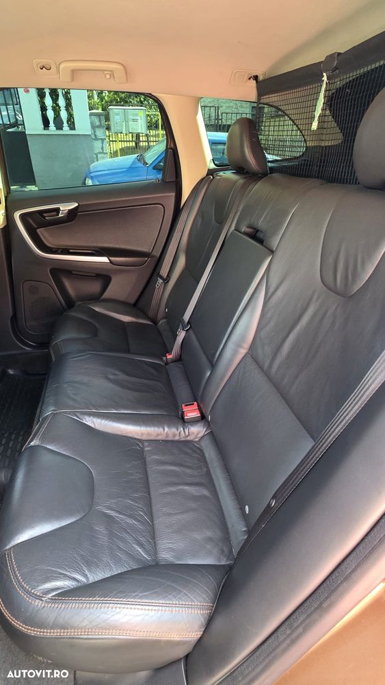 Volvo XC 60 2.4D AWD - 31