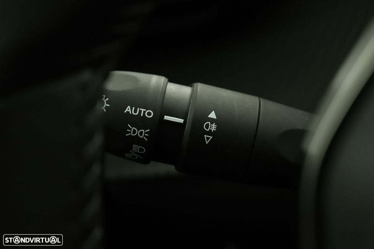 Peugeot 2008 1.2 PureTech Allure - 18