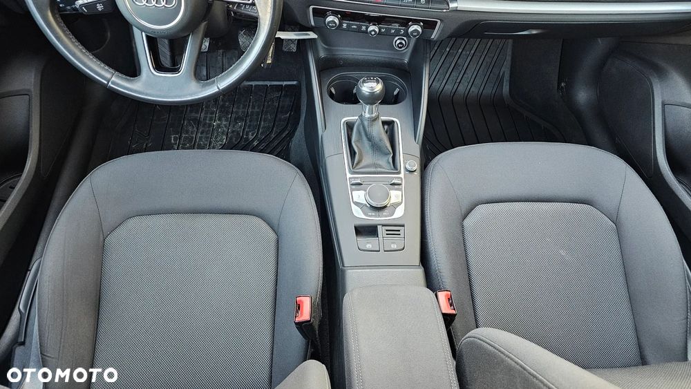 Audi A3 Sportback 30 TDI design - 30