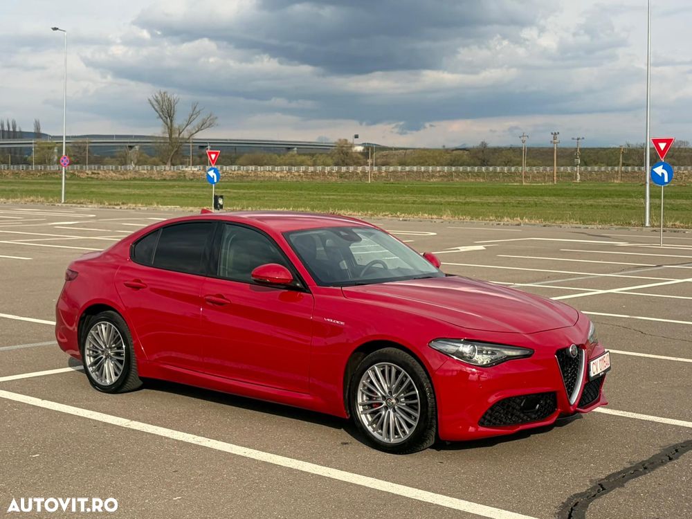 Alfa Romeo Giulia 2.0 Turbo AWD AT8 Veloce - 2