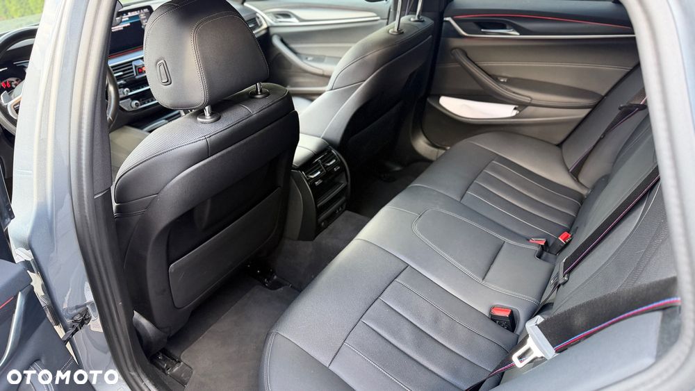 BMW Seria 5 530e xDrive - 9