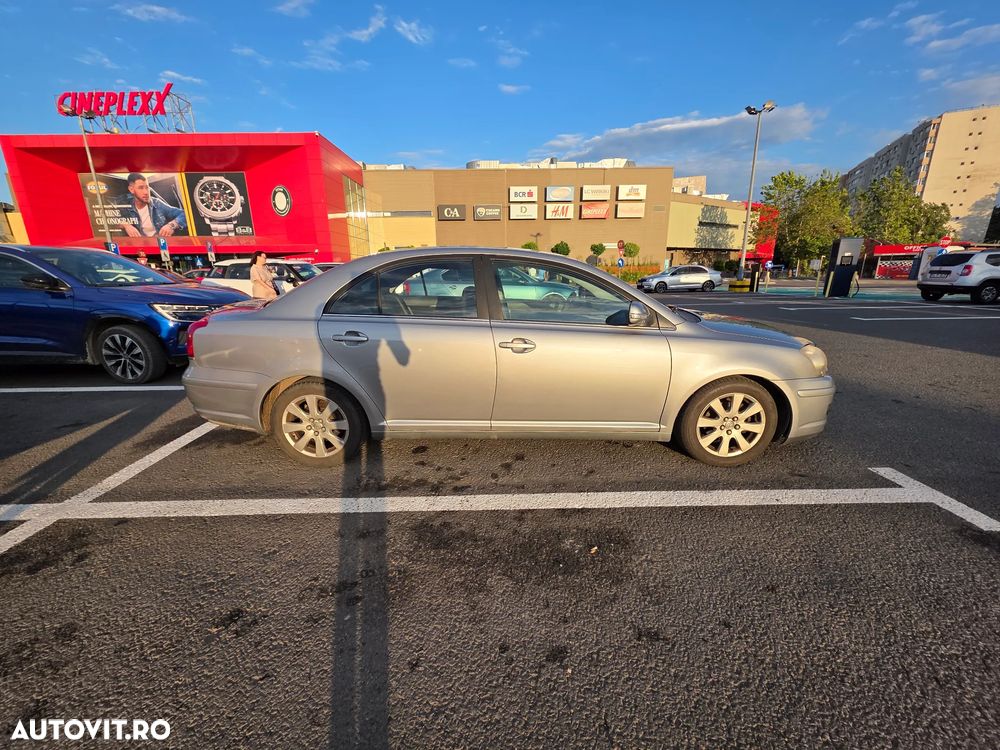 Toyota Avensis 1.8 Executiv - 4