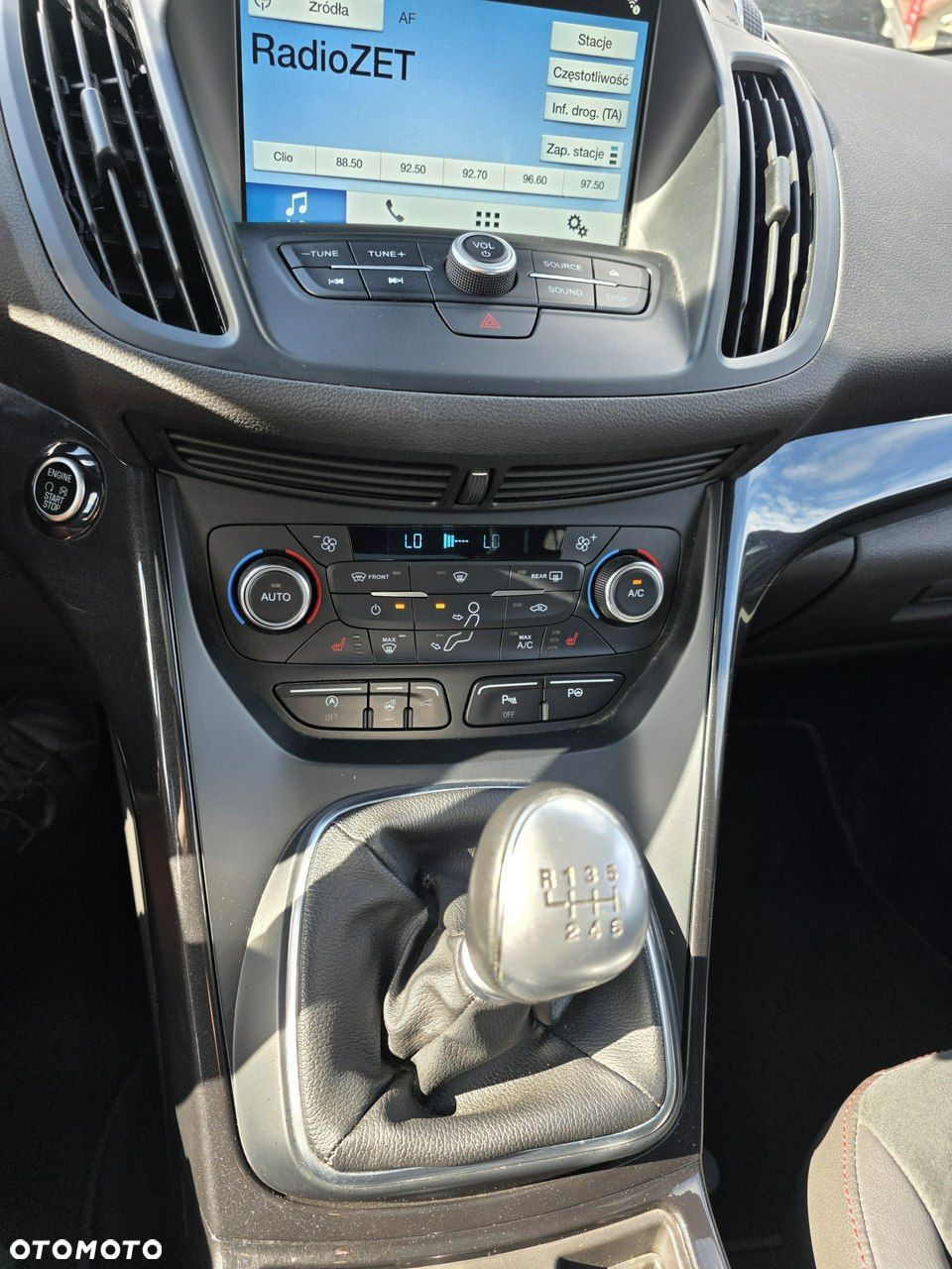 Ford Kuga 1.5 EcoBoost 2x4 ST-Line - 28