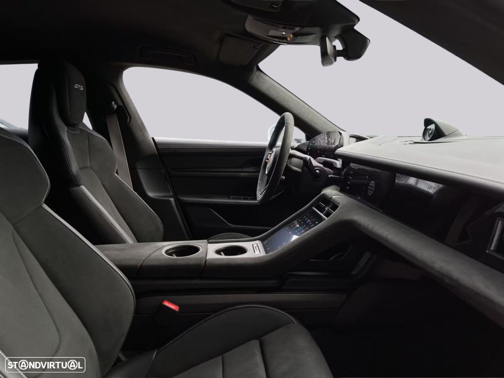 Porsche Taycan Sport Turismo - 20
