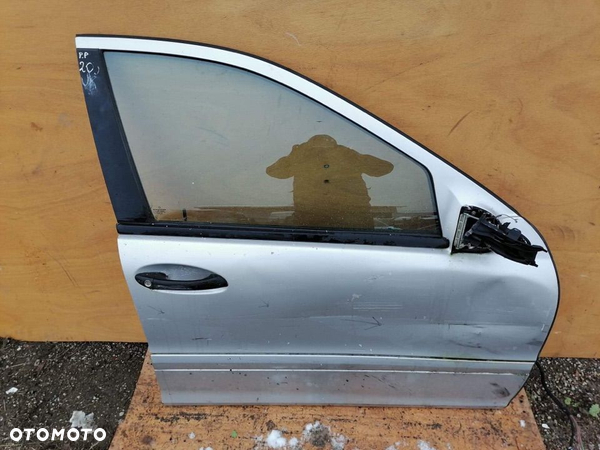 Mercedes c 203 zamek drzwi prawy przód szyba podnośnik listwa