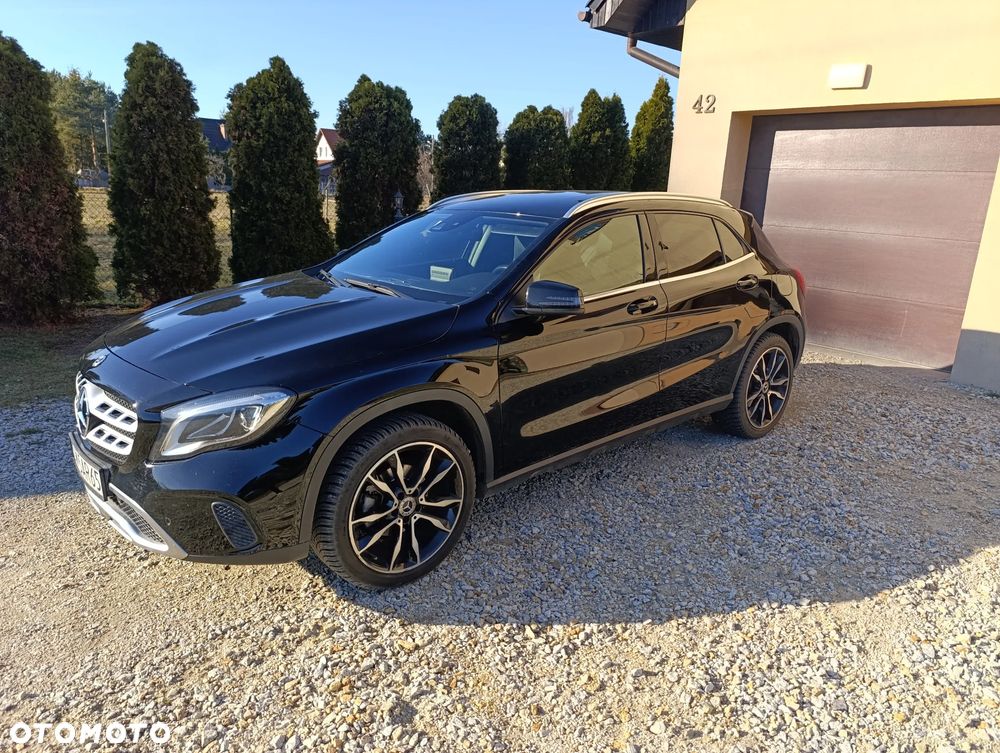 Mercedes-Benz GLA 200 7G-DCT - 30