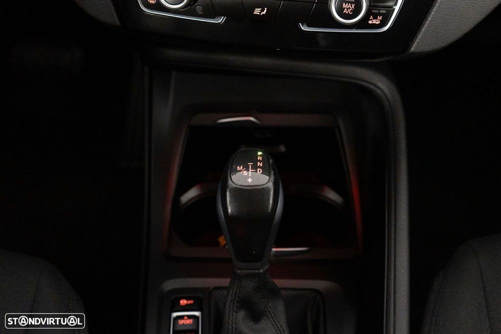 BMW X1 25 e xDrive Corporate Edition - 24