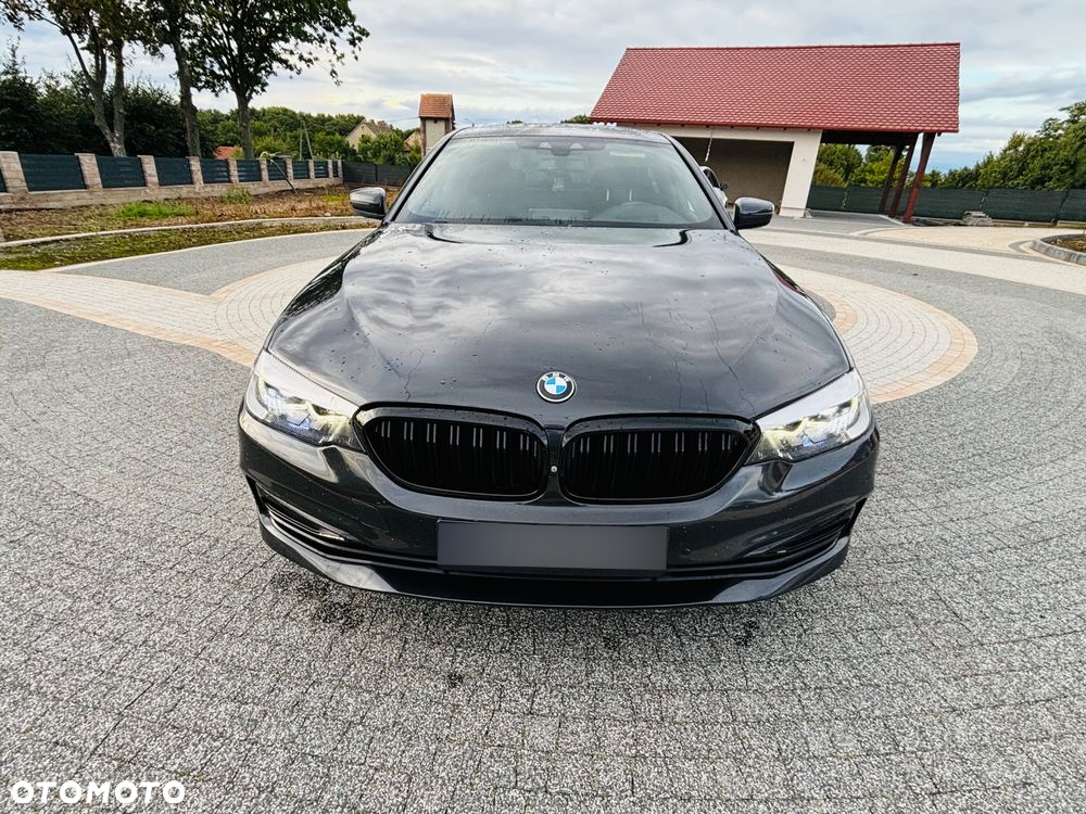 BMW Seria 5 530i xDrive Sport Line sport - 2