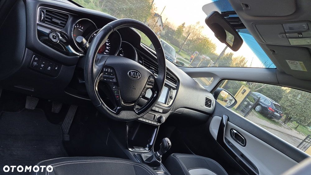 Kia Ceed 1.6 GDI ISG Spirit - 12