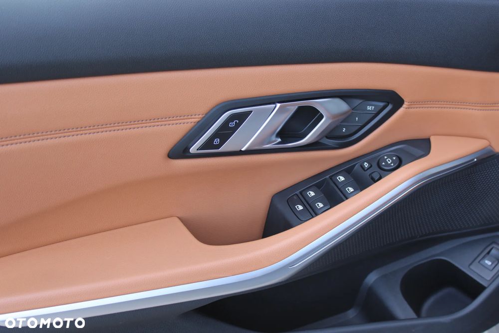 BMW Seria 3 M340i xDrive - 14