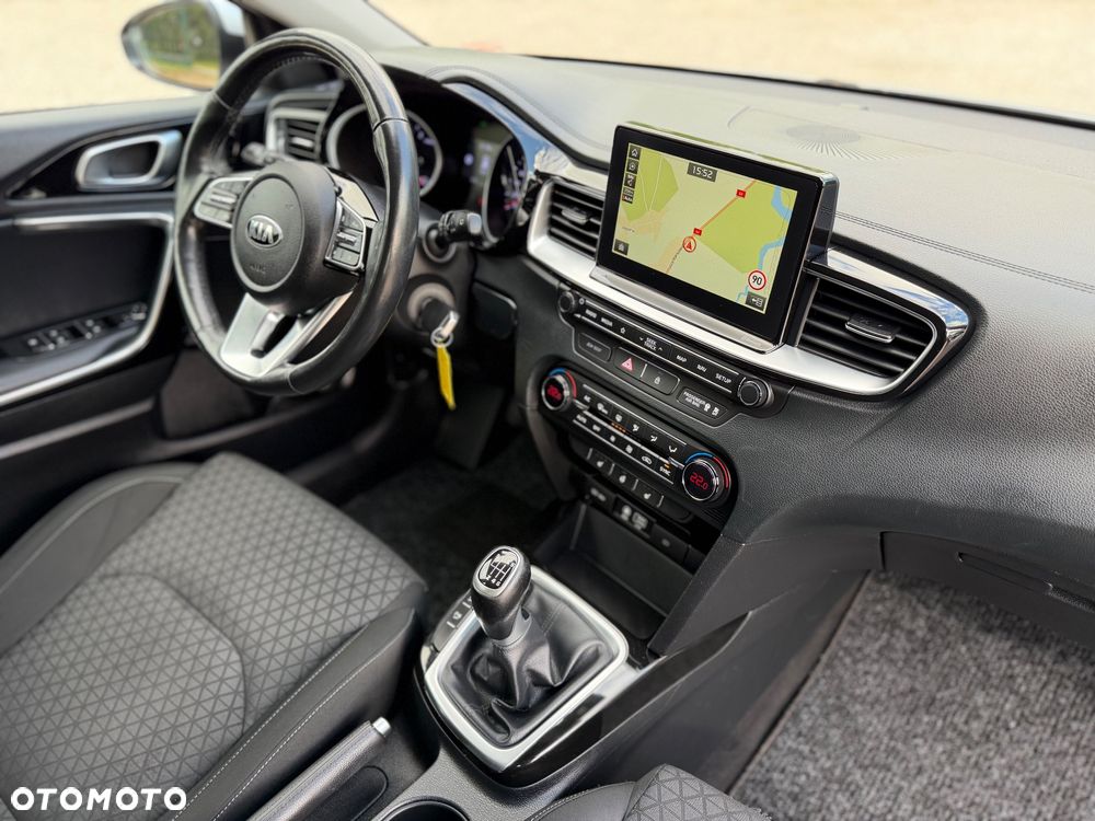 Kia Ceed - 12