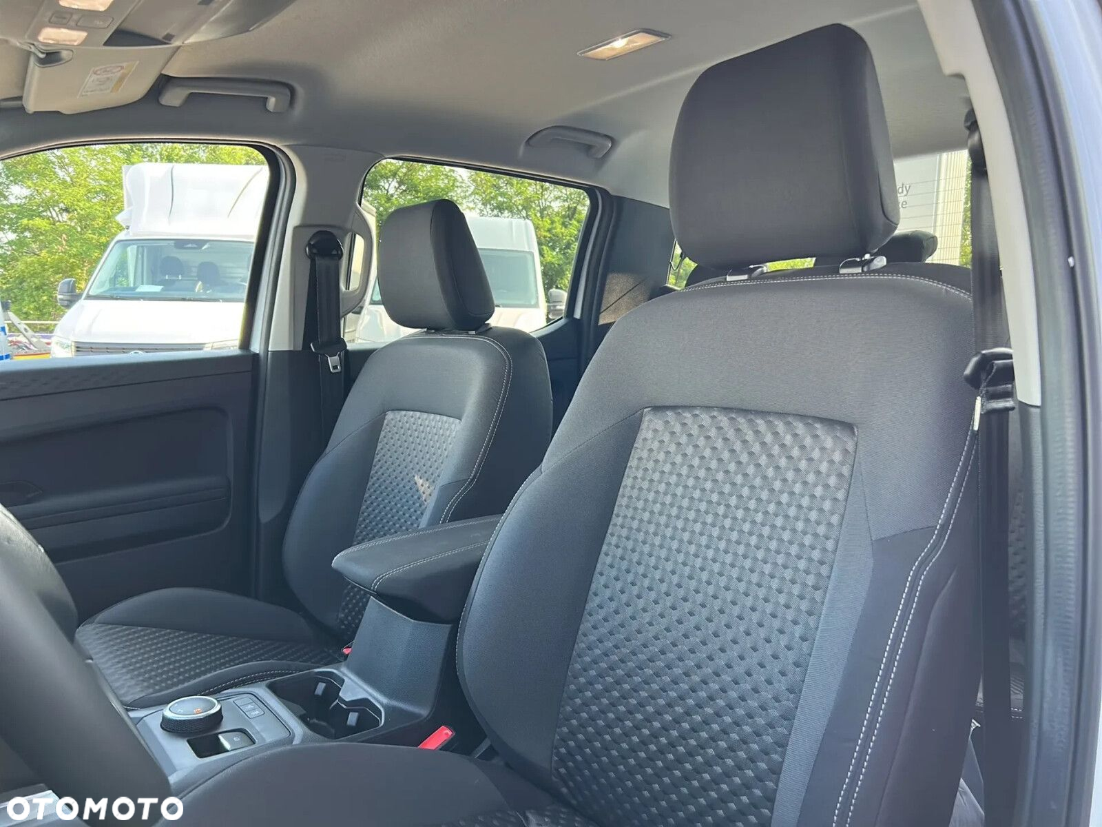 Volkswagen Amarok 2.0 TDI 4Mot Life - 12