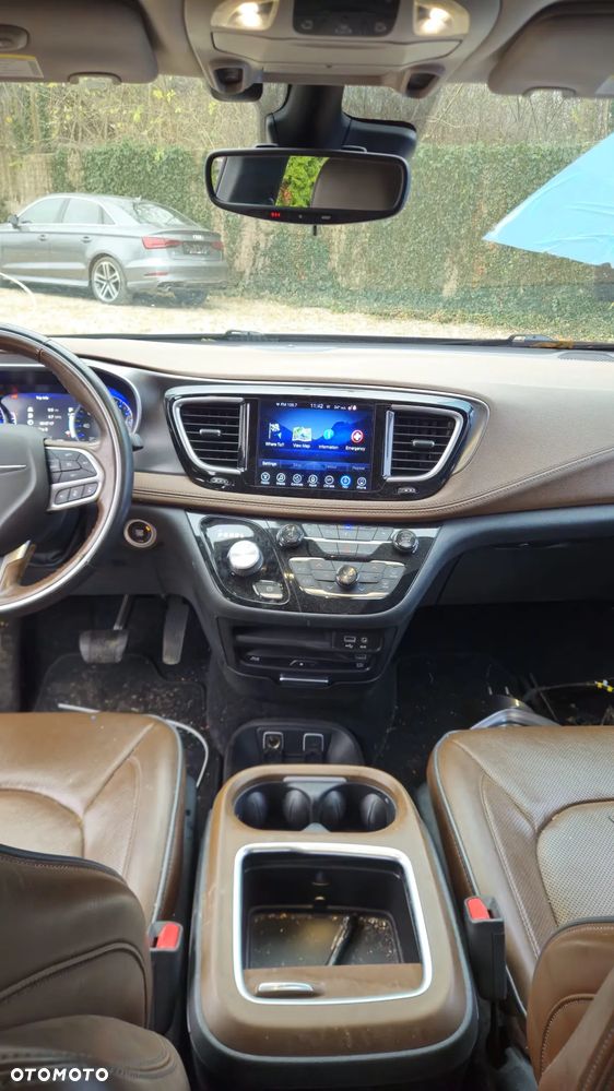 Chrysler Pacifica - 12