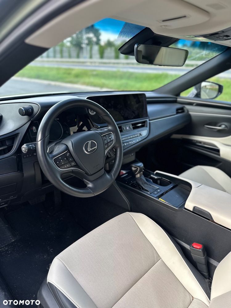 Lexus ES 300h Business Edition - 12