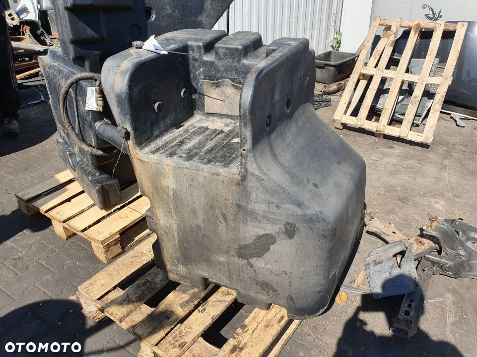 ZBIORNIK PALIWA CASE MAGNUM 280 LEWY - 1