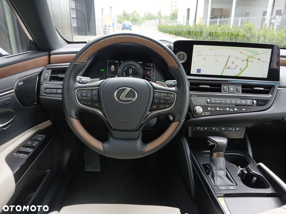 Lexus ES 300h Prestige - 13