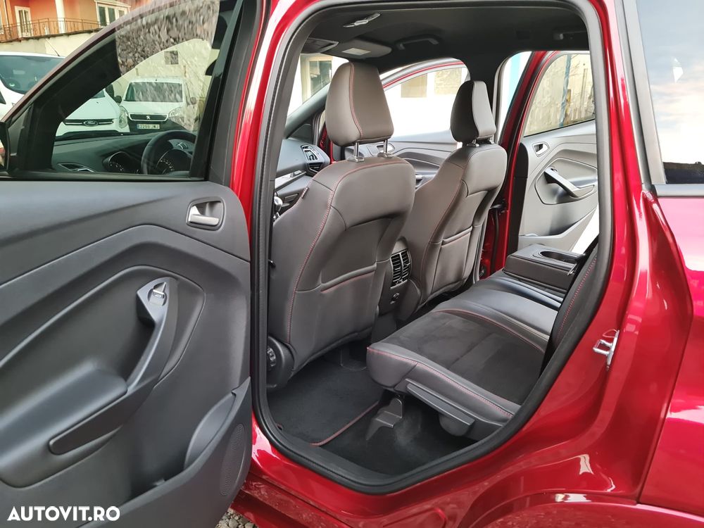Ford Kuga 1.5 EcoBoost 2x4 ST-Line - 16