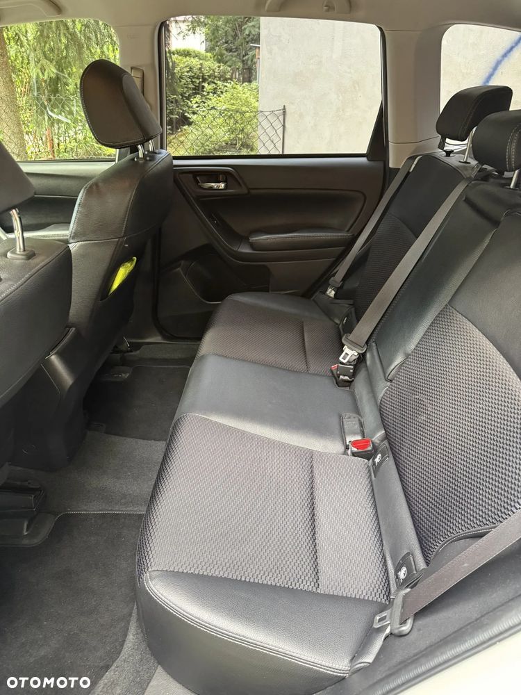 Subaru Forester 2.0 XT Comfort Lineartronic - 10