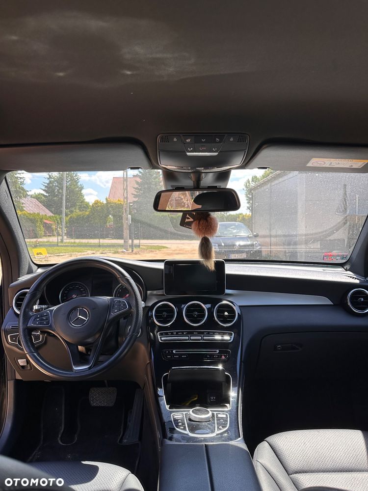 Mercedes-Benz GLC - 12