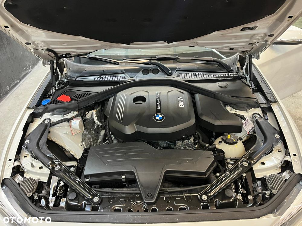 BMW Seria 2 218i - 7
