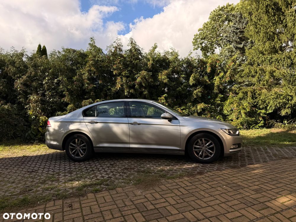 Volkswagen Passat - 10
