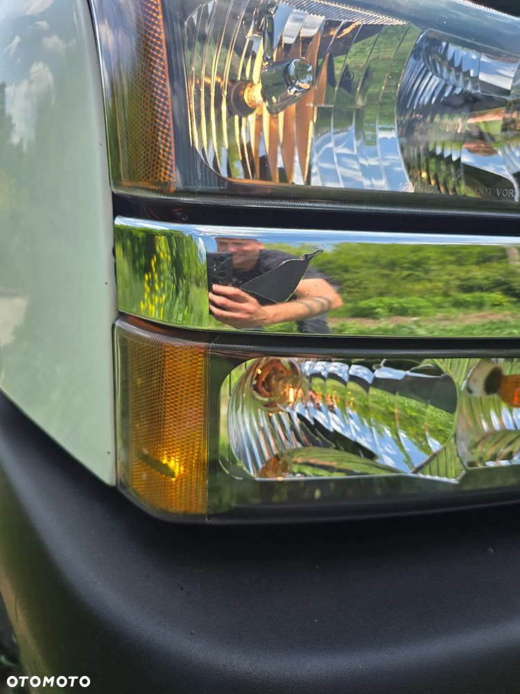 Chevrolet Silverado - 21