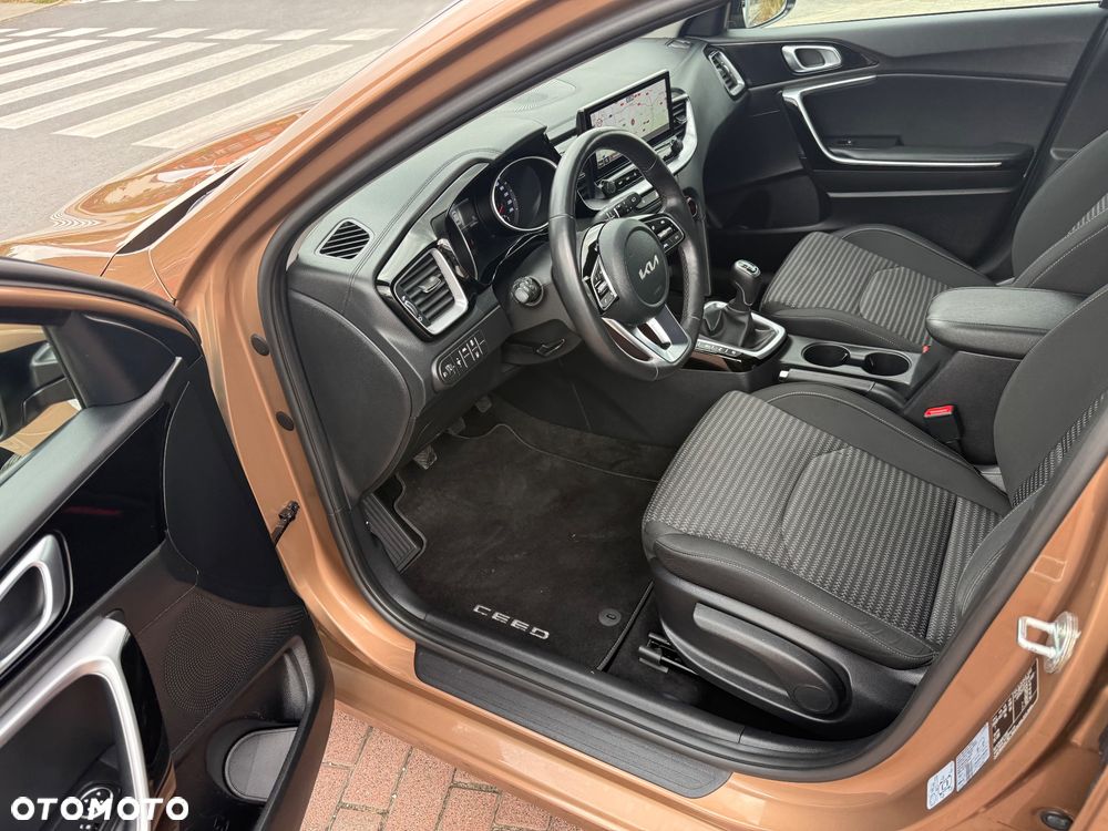 Kia Ceed 1.5 T-GDI Business Line Plus - 11