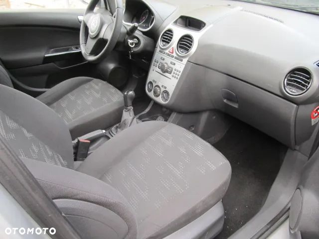Opel Corsa 1.4 16V Active - 13