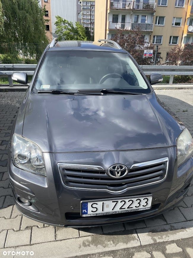 Toyota Avensis 2.0 D-4D Luna - 2