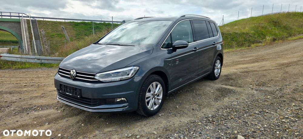 Volkswagen Touran - 1