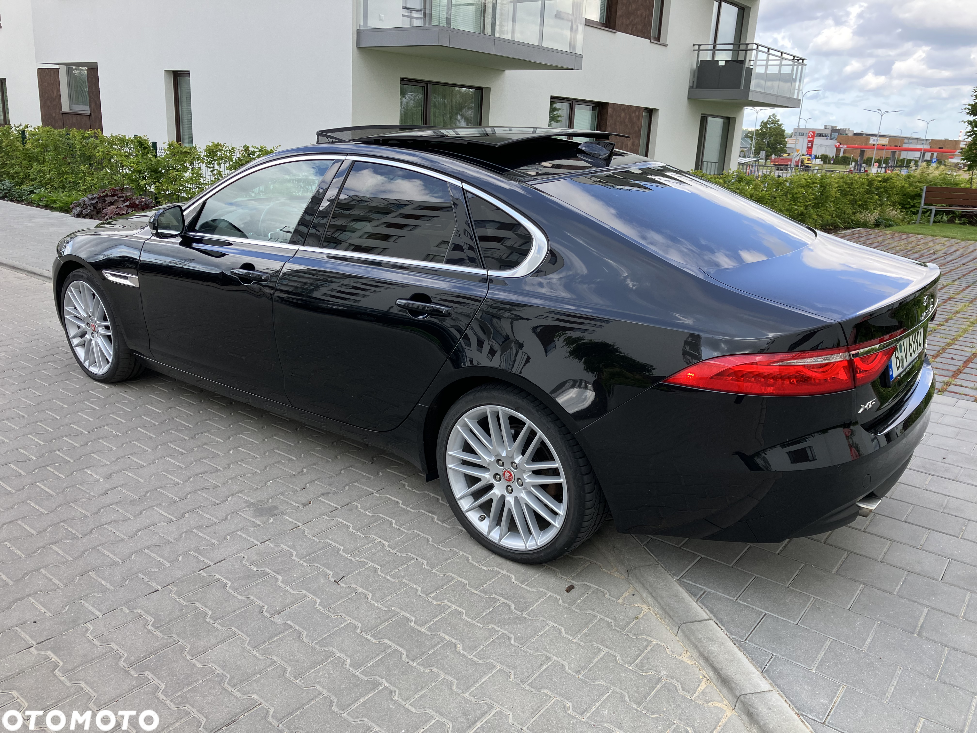 Jaguar XF 25t AWD Prestige - 8
