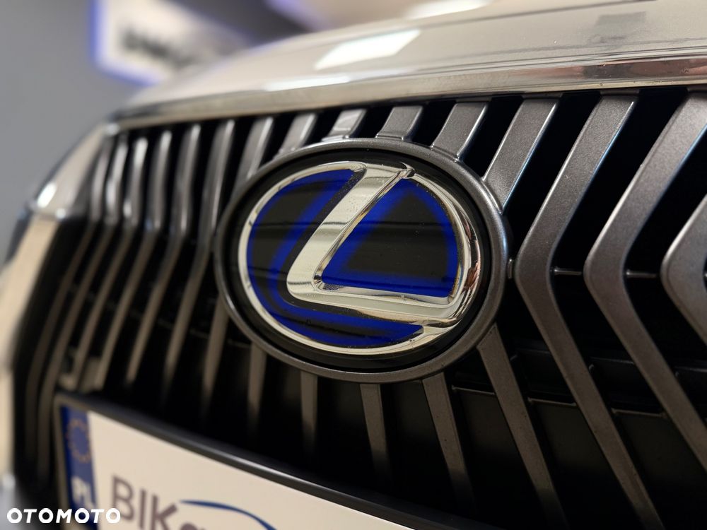 Lexus ES 300h Business Edition + - 31