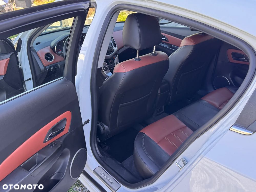 Chevrolet Cruze 1.8 LTZ+ - 9