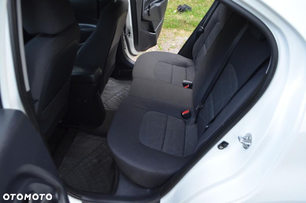 Kia Rio 1.2 L - 19