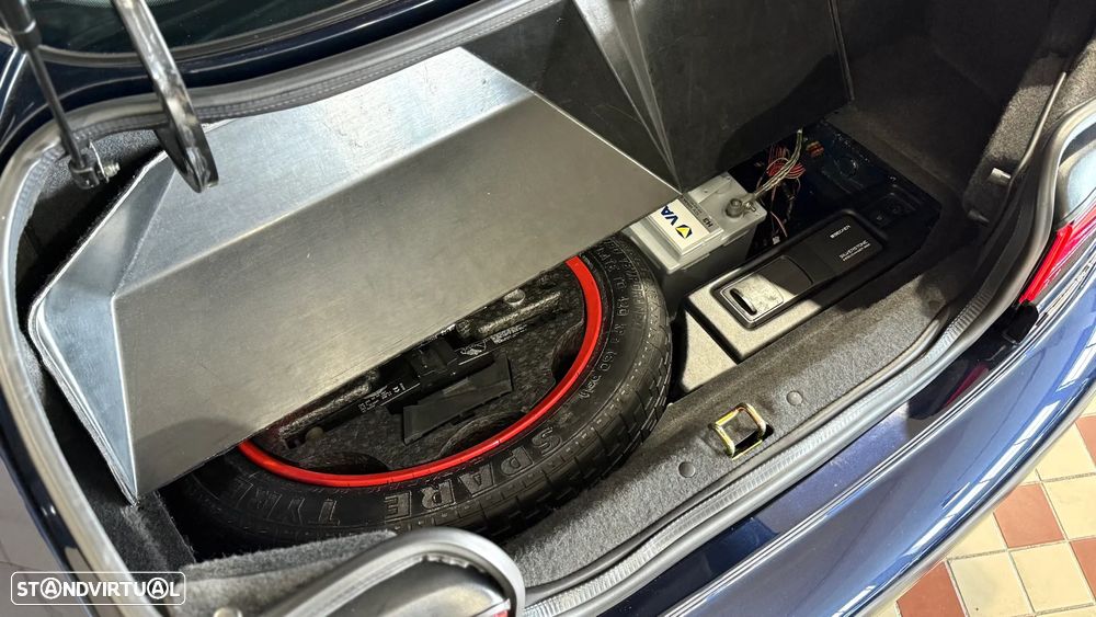 Aston Martin DB7 Vantage Coupé V12 - 38