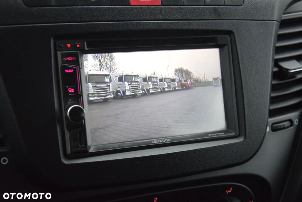 Iveco DAILY 35C16 / 2.3 - 160 KM / BRYGADÓWKA / 6 OSOBOWY / DOSTAWCZE / SKRZYNIA / KLIMA / NAWIGACJA / KAMERA COFANIA / TEMPOMAT / SERWISOWANY / SPROWADZONY - 34