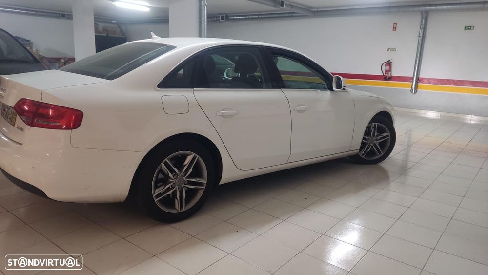 Audi A4 2.0 TDI Business Line Advance - 4