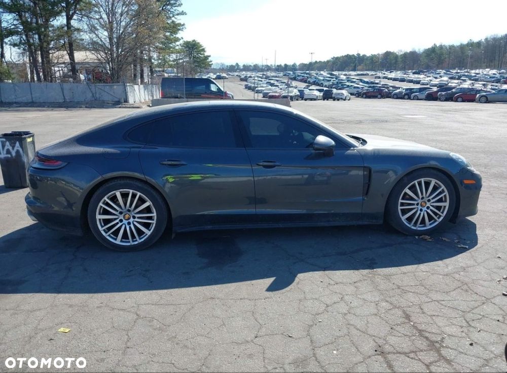 Porsche Panamera - 6