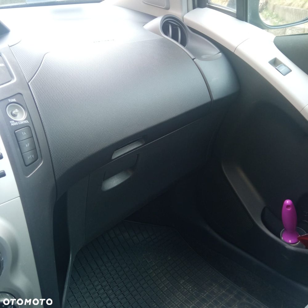 Toyota Yaris 1.4 D-4D Luna - 10